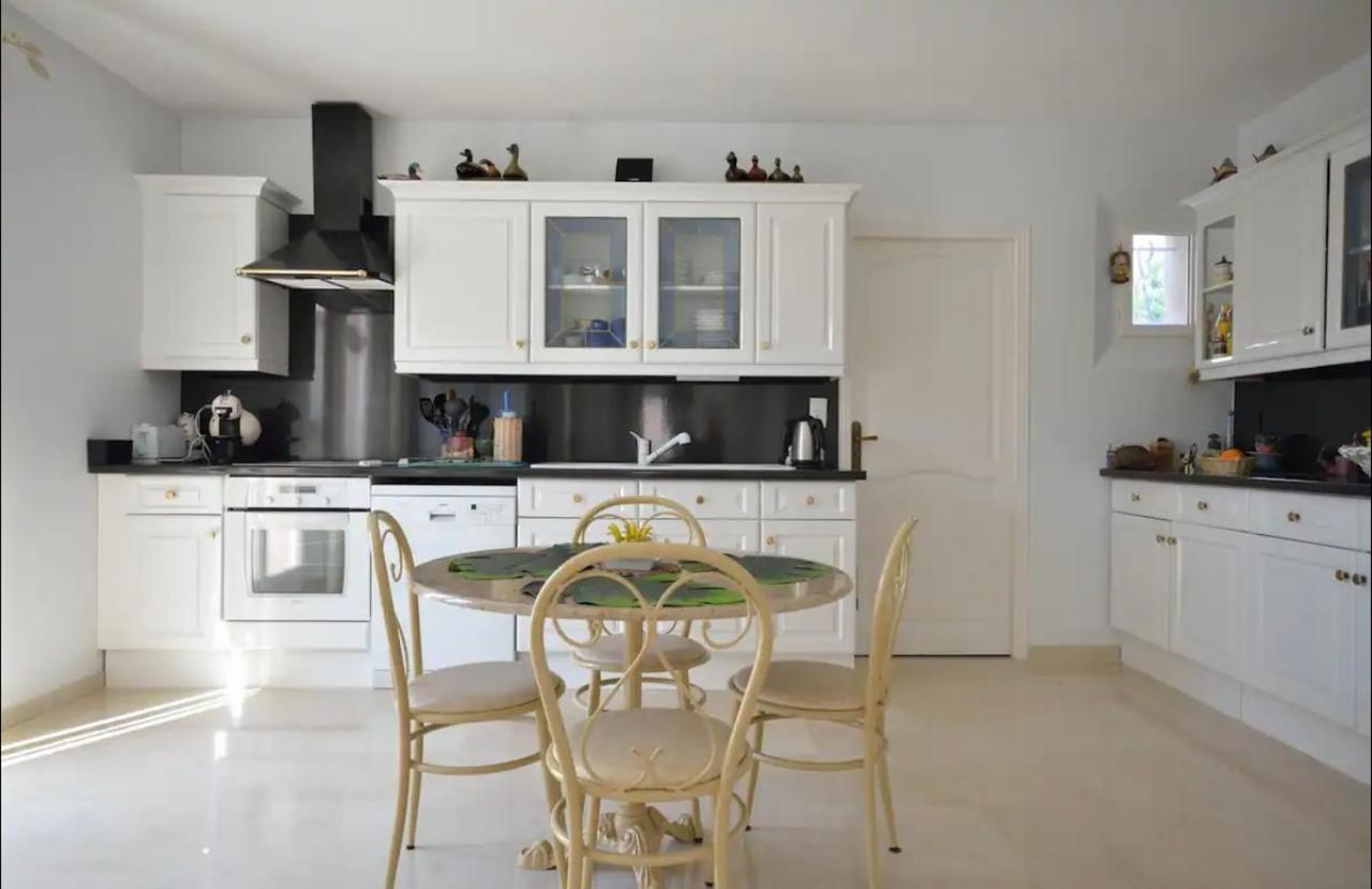 L'Hacienda, Haut De Villa , Une Chambre Avec Salle De Bain Et Toilettes Wc Privative Fréjus Zewnętrze zdjęcie